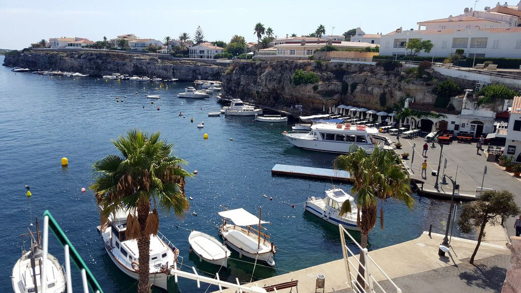 Es Castell : Es Castell :