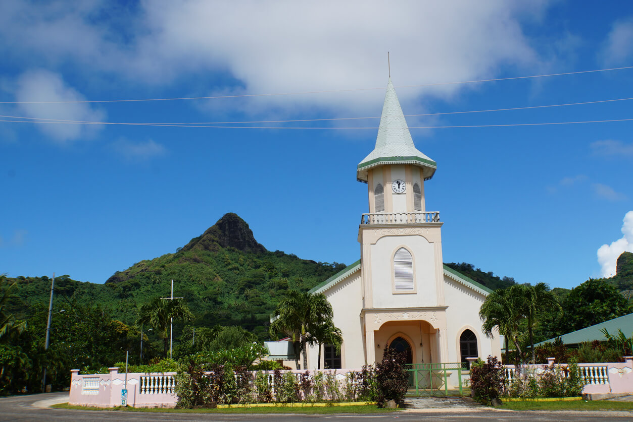 Faanui : Église de Fa’anui sur l’île de Bora Bora Faanui : Église de Fa’anui sur l’île de Bora Bora