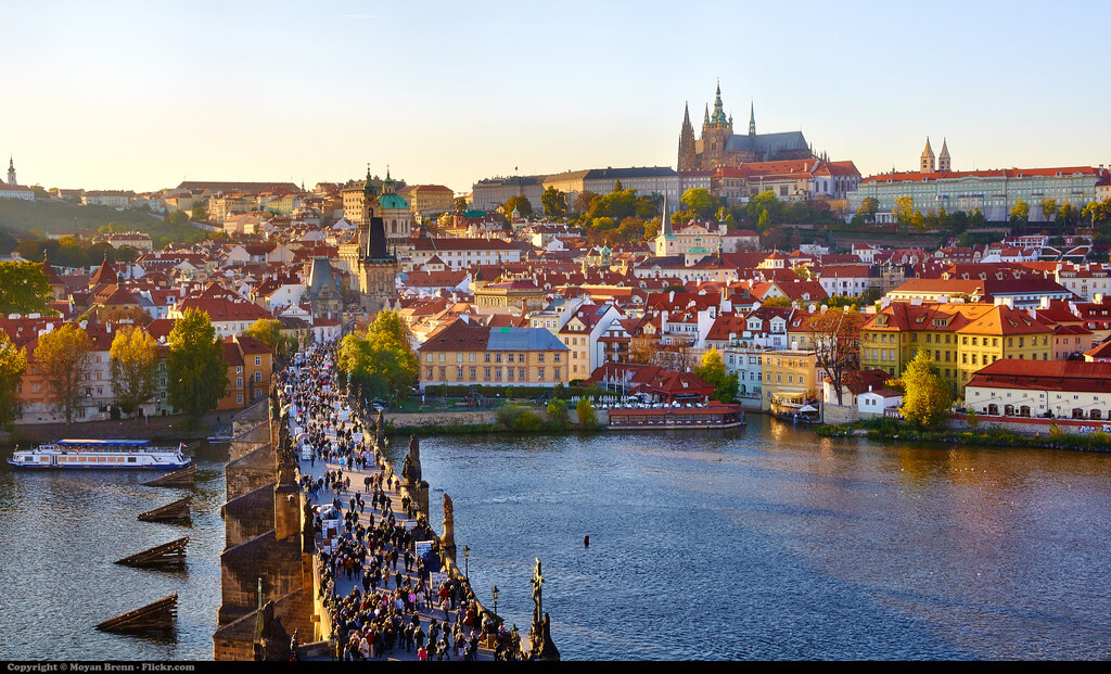 Kiedy Jechac Do Praga Klimat I Pogoda 5 Liczba Miesiecy Do Unikania